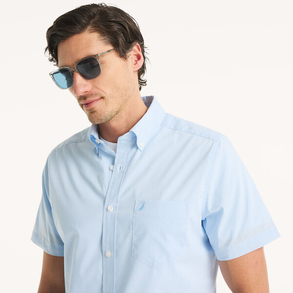 Classic Fit Wrinkle-Resistant Plaid Short-Sleeve Shirt