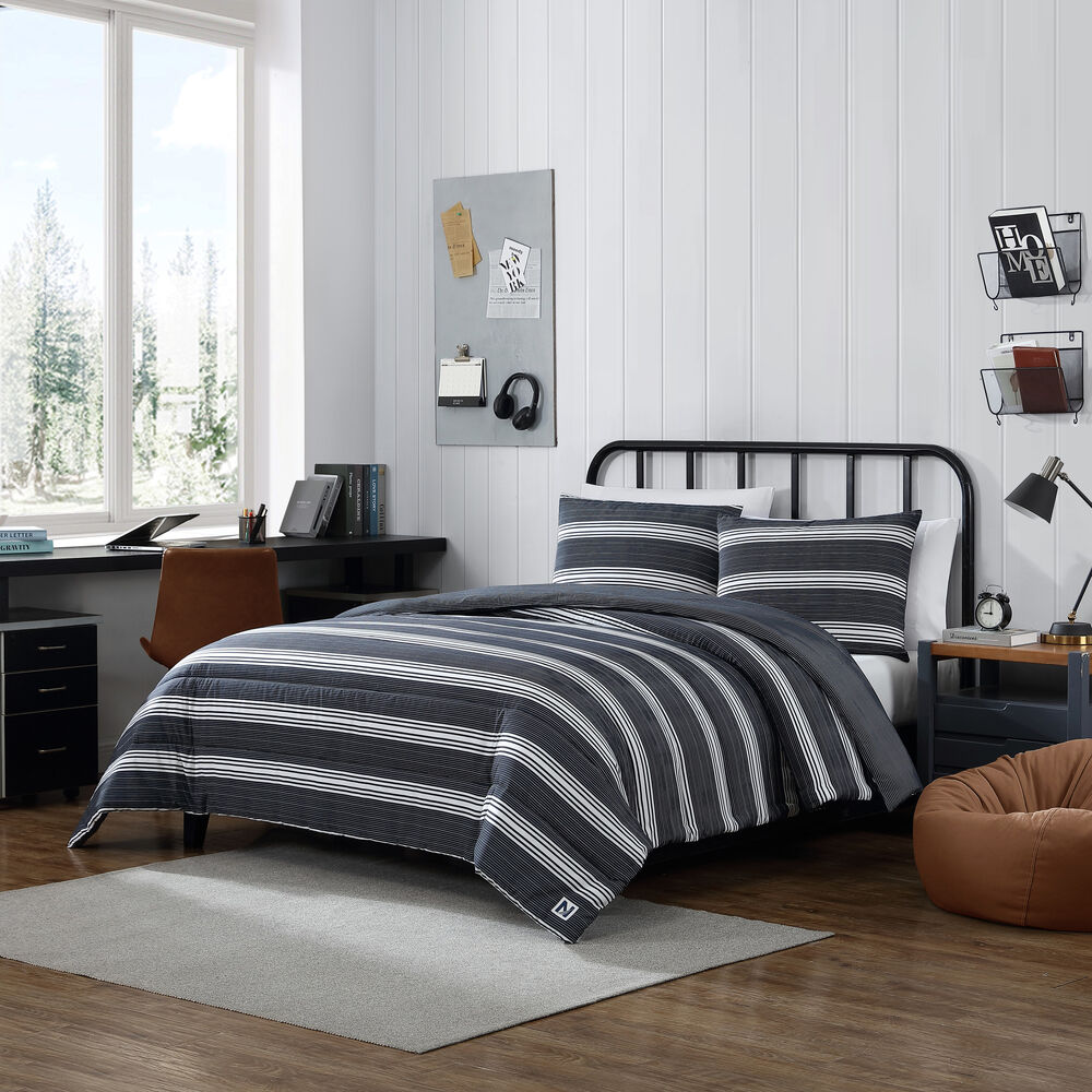 Craver Black Twin/Twin XL Comforter-Sham Set,Black,large