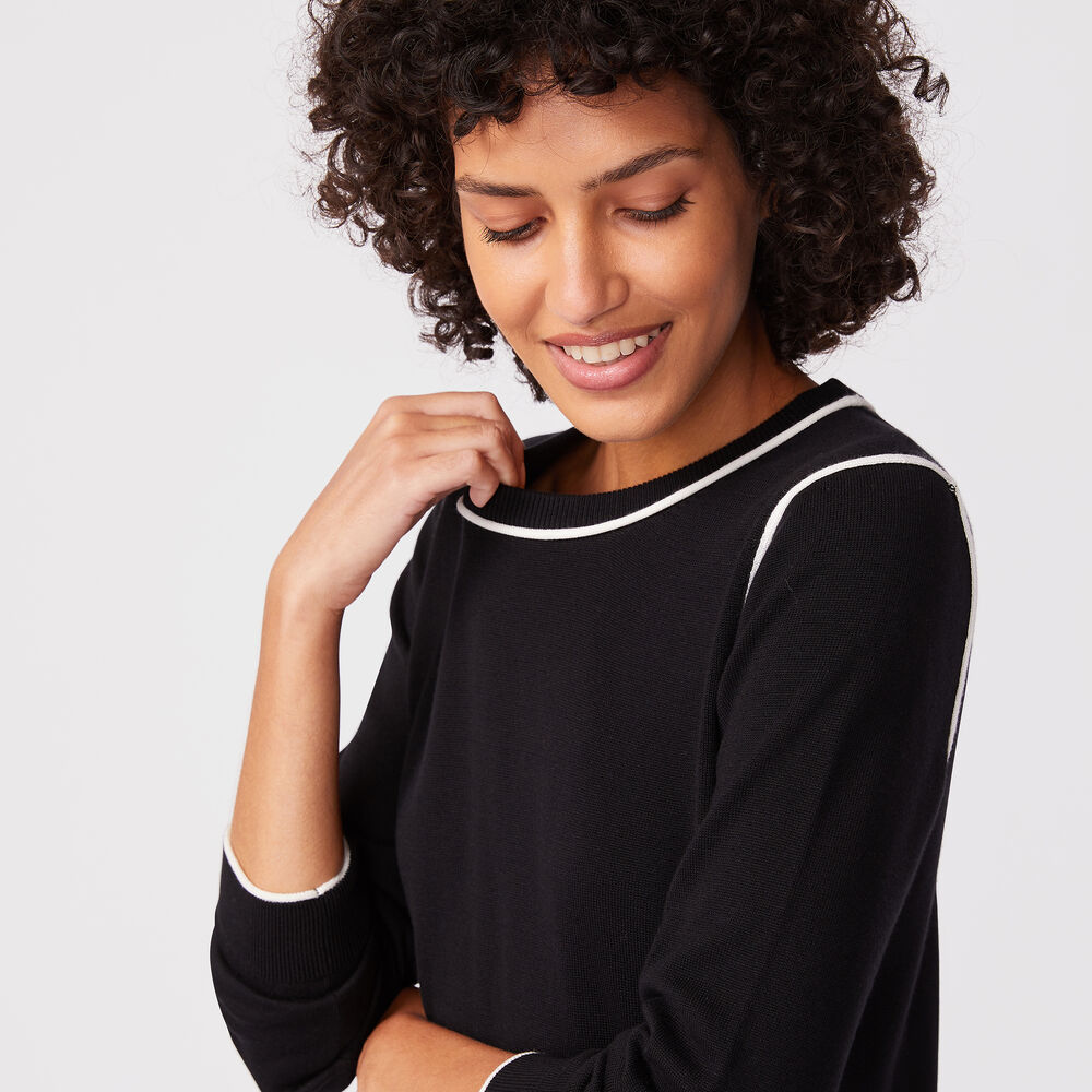 SUSTAINABLY CRAFTED CONTRAST SEAM CREWNECK SWEATER,True Black,large