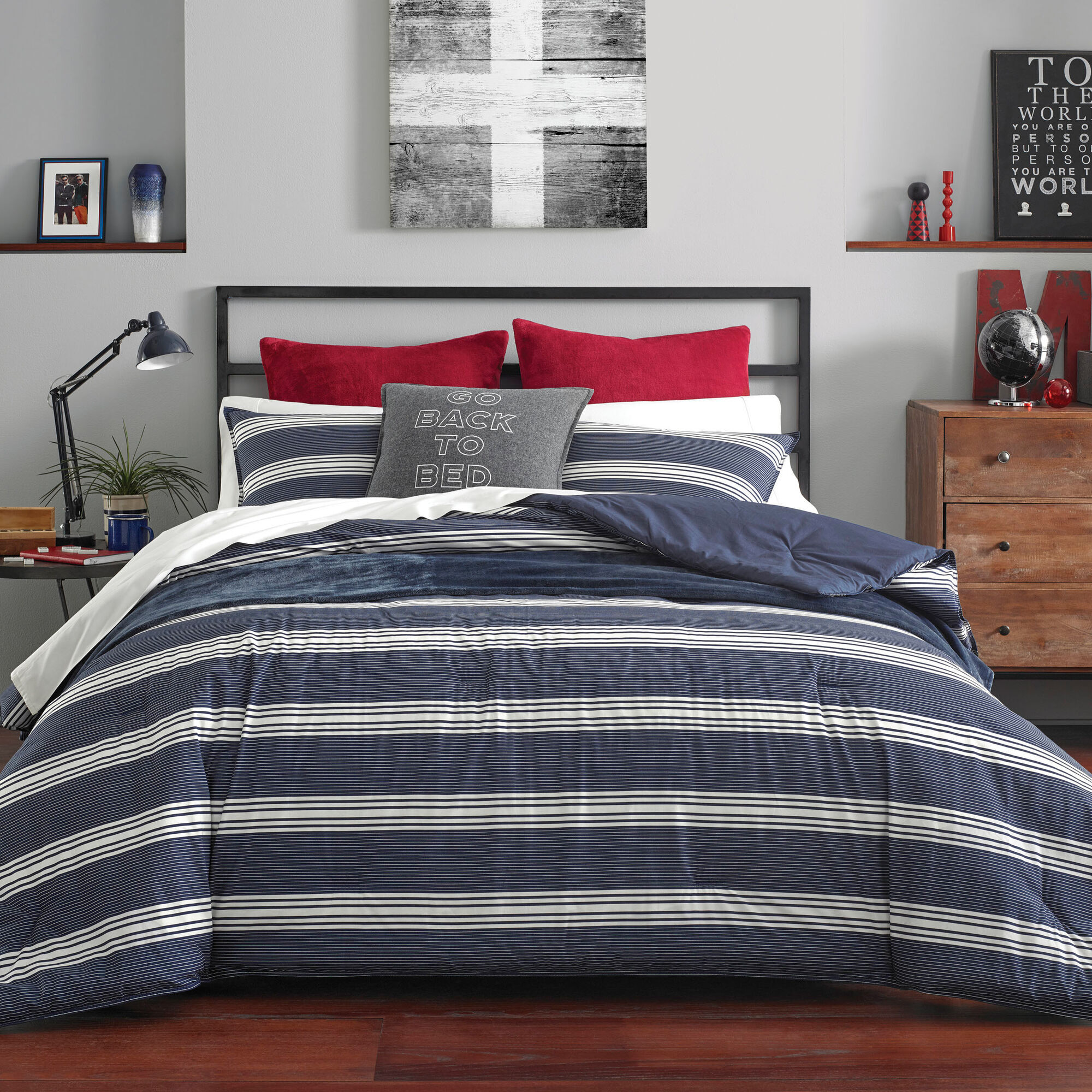 CRAVER TWIN/TWIN XL COMFORTER & SHAM SET IN NAVY,Navy,large
