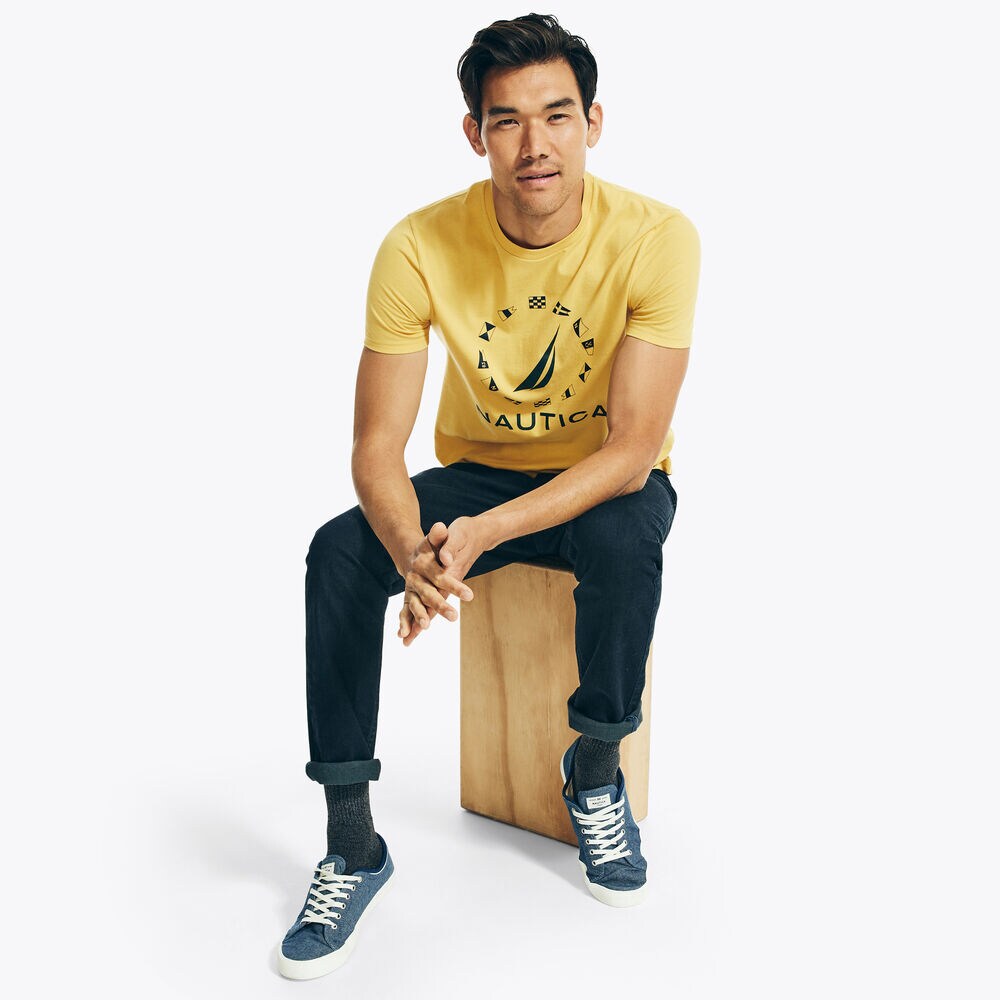 SUSTAINABLY CRAFTED FLAG GRAPHIC T-SHIRT,Old Gold,large