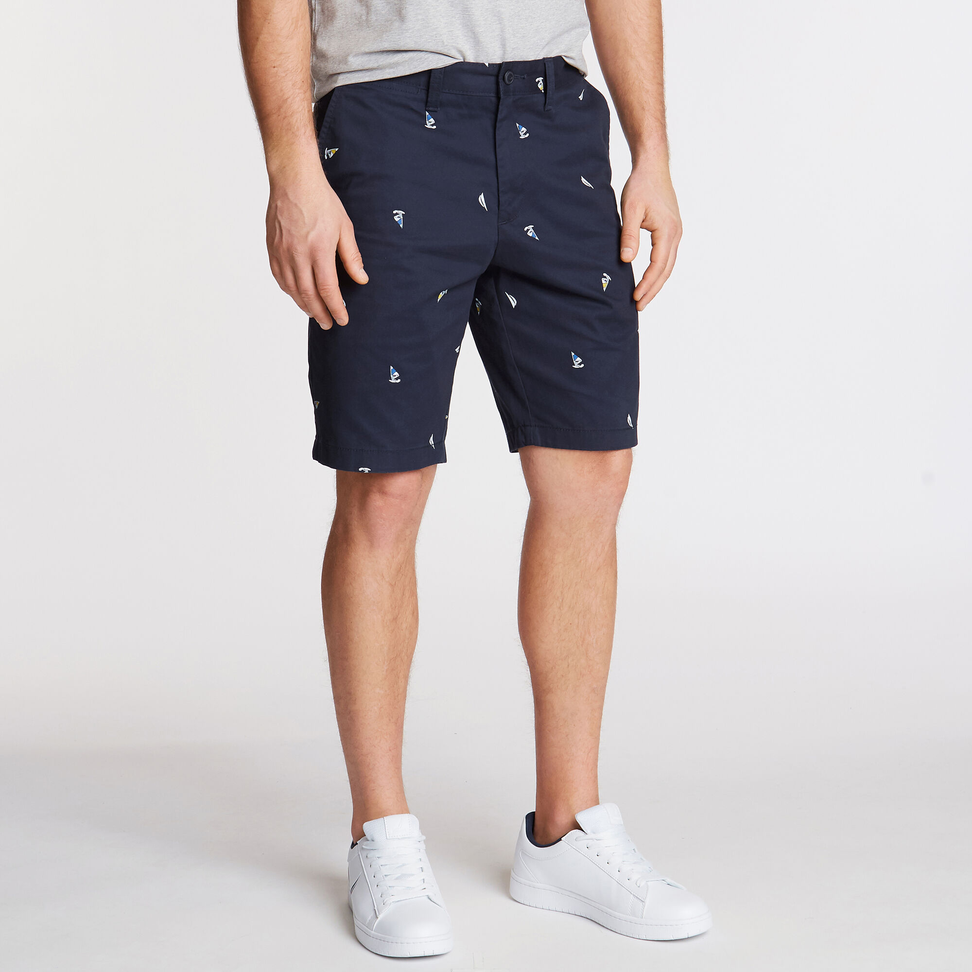 8.5" Slim Fit Printed Short,Navy,large