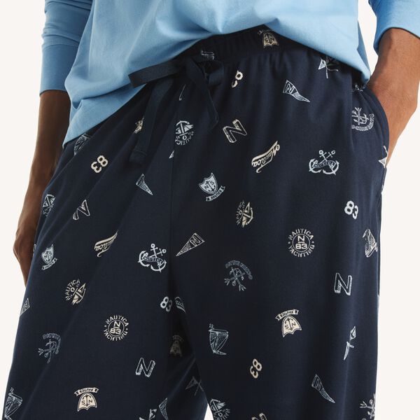 Long-Sleeve T-Shirt & Printed Fleece Pant Pajama Set