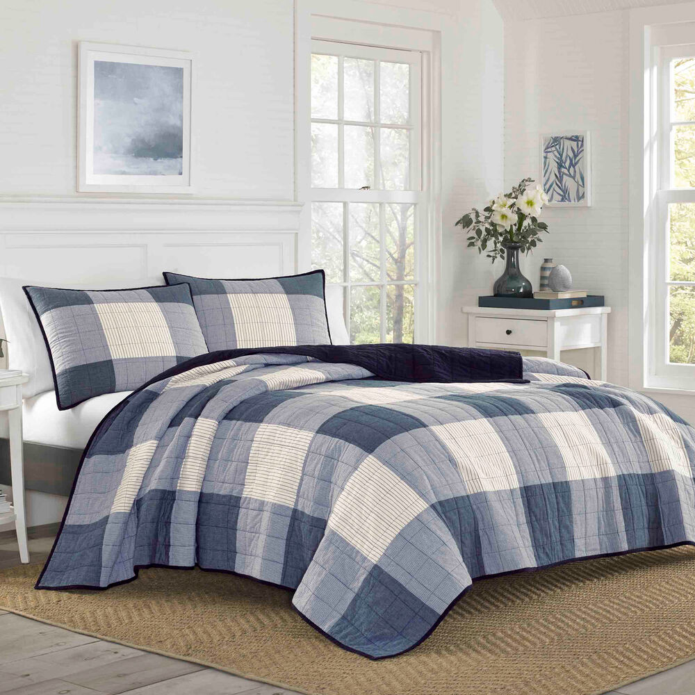Bartow Full/Queen Quilt in Navy,Navy,large