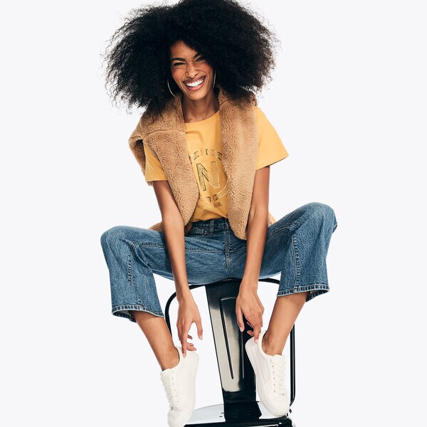 NAUTICA JEANS CO. FOIL LOGO GRAPHIC T-SHIRT