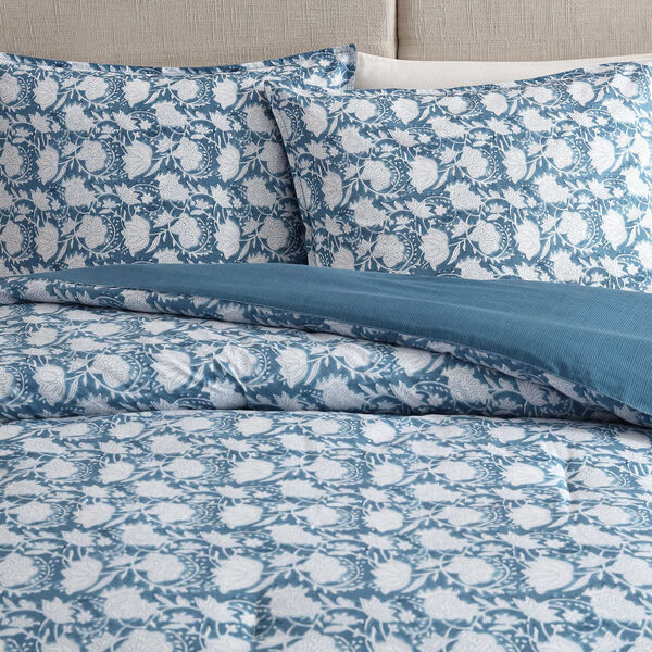 Bayport Floral Blue Full/Queen Comforter Set