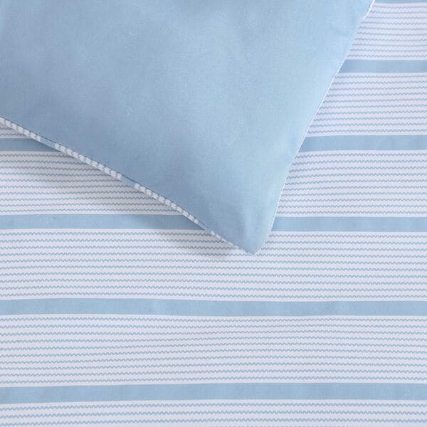 Chambray Waves Blue Full/Queen Comforter Set