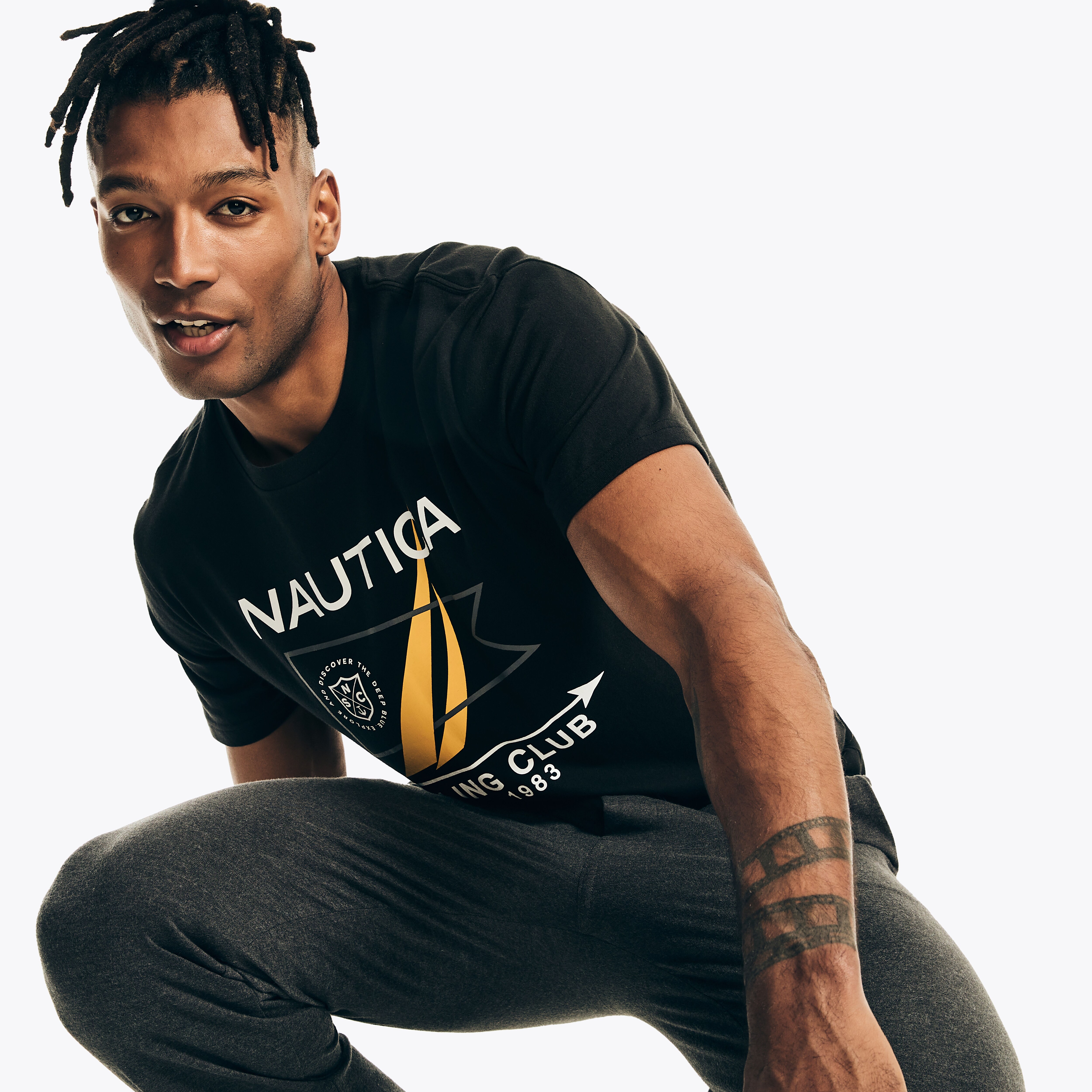 nautica black t shirt