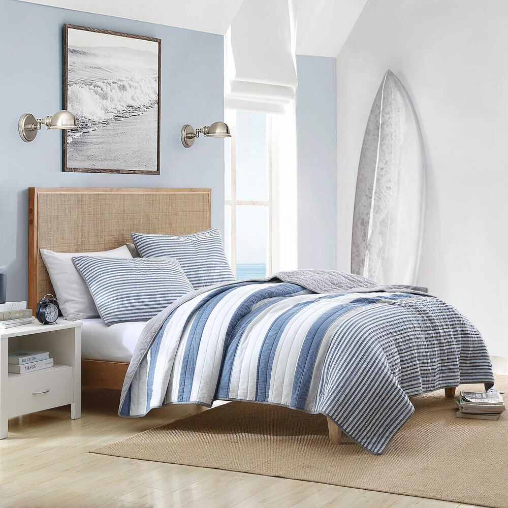 Fairwater Blue King Quilt & Sham Set,Classic Blue,large