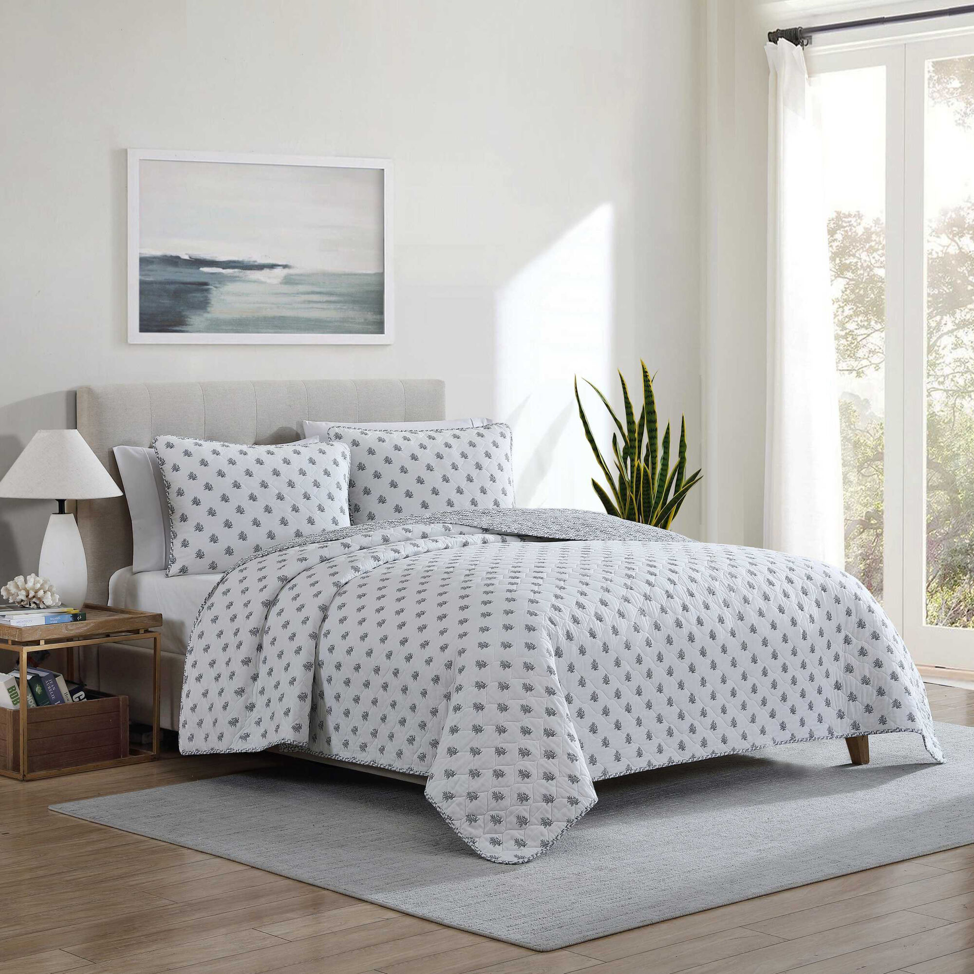Coral Beach White King Quilt-Sham Set,Snow White,large