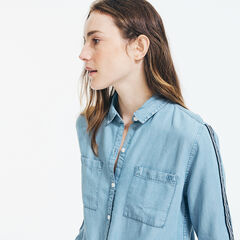 NAUTICA JEANS CO. STRIPE TRIM TIE-FRONT DENIM SHIRT,Aqua Splash,large