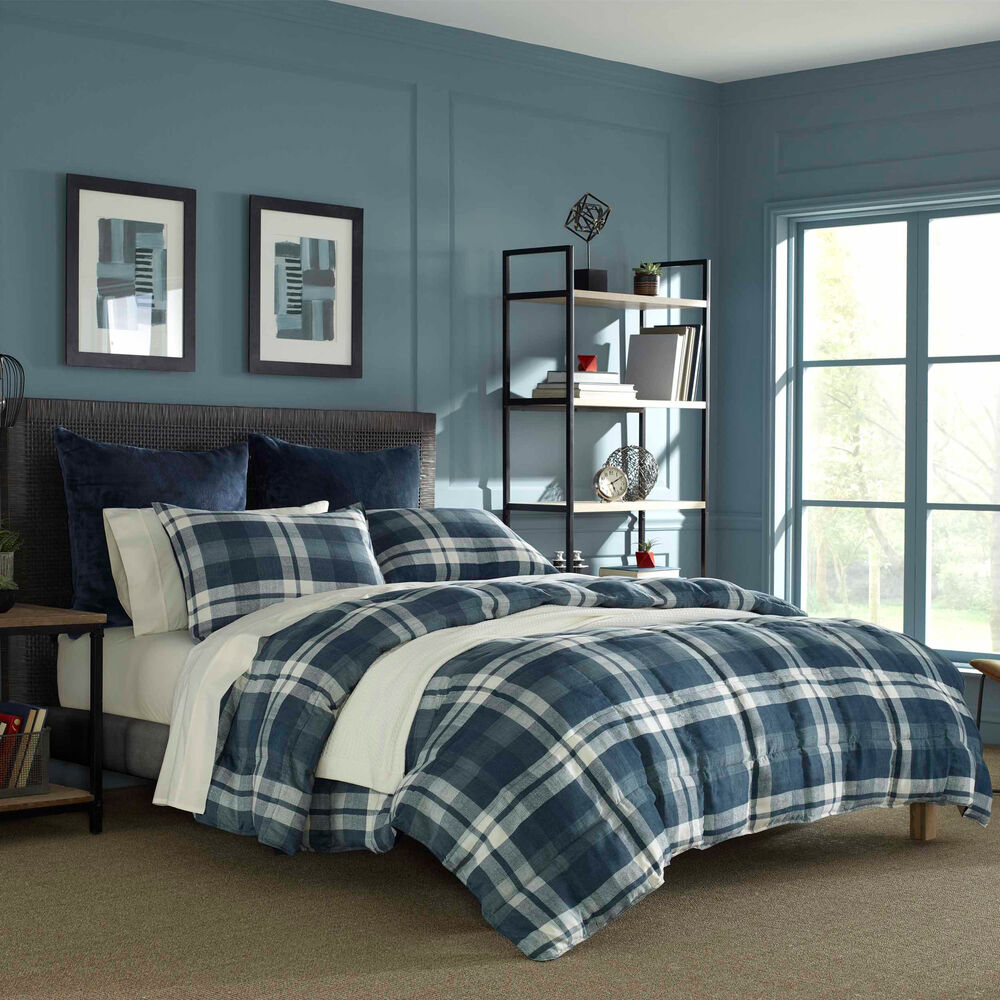 CROSSVIEW  COMFORTER & NAVY PLAID KING SHAM SET,Navy,large