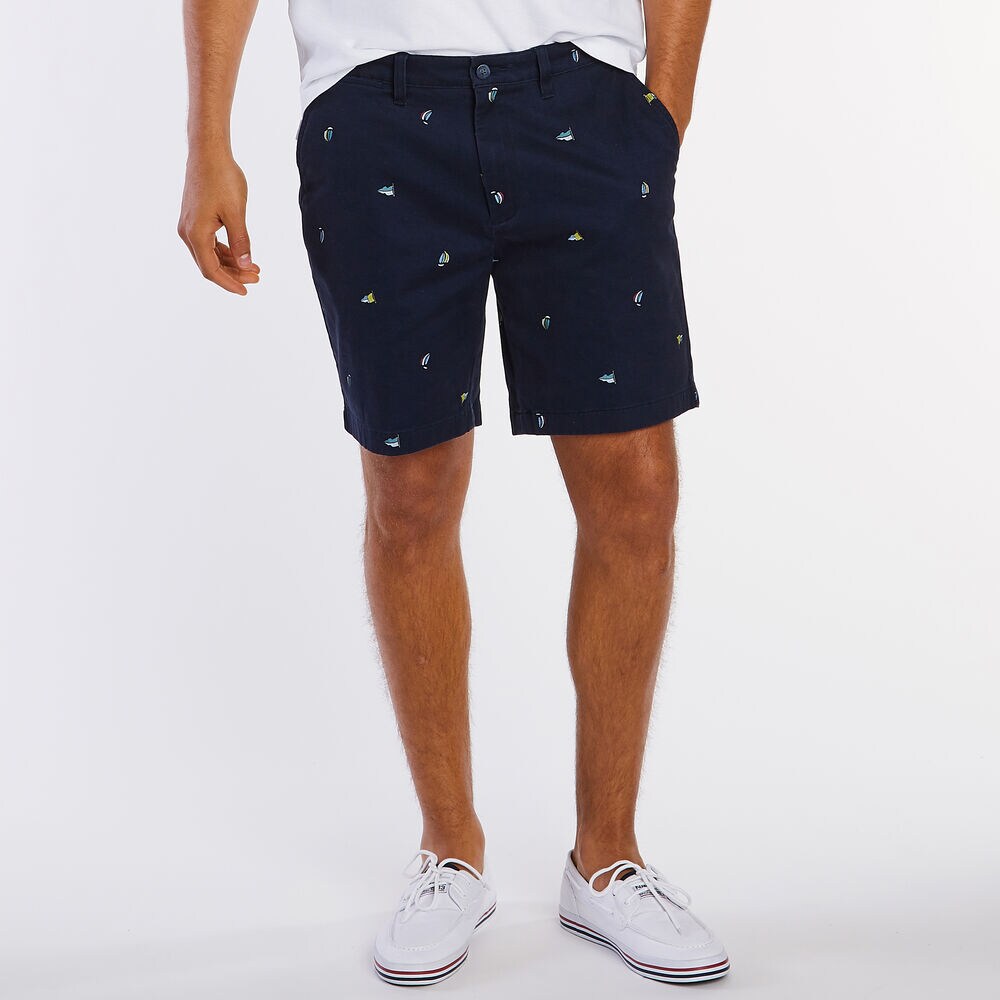 8.5" Deck Short in Sailboat Flag Print,Navy,large