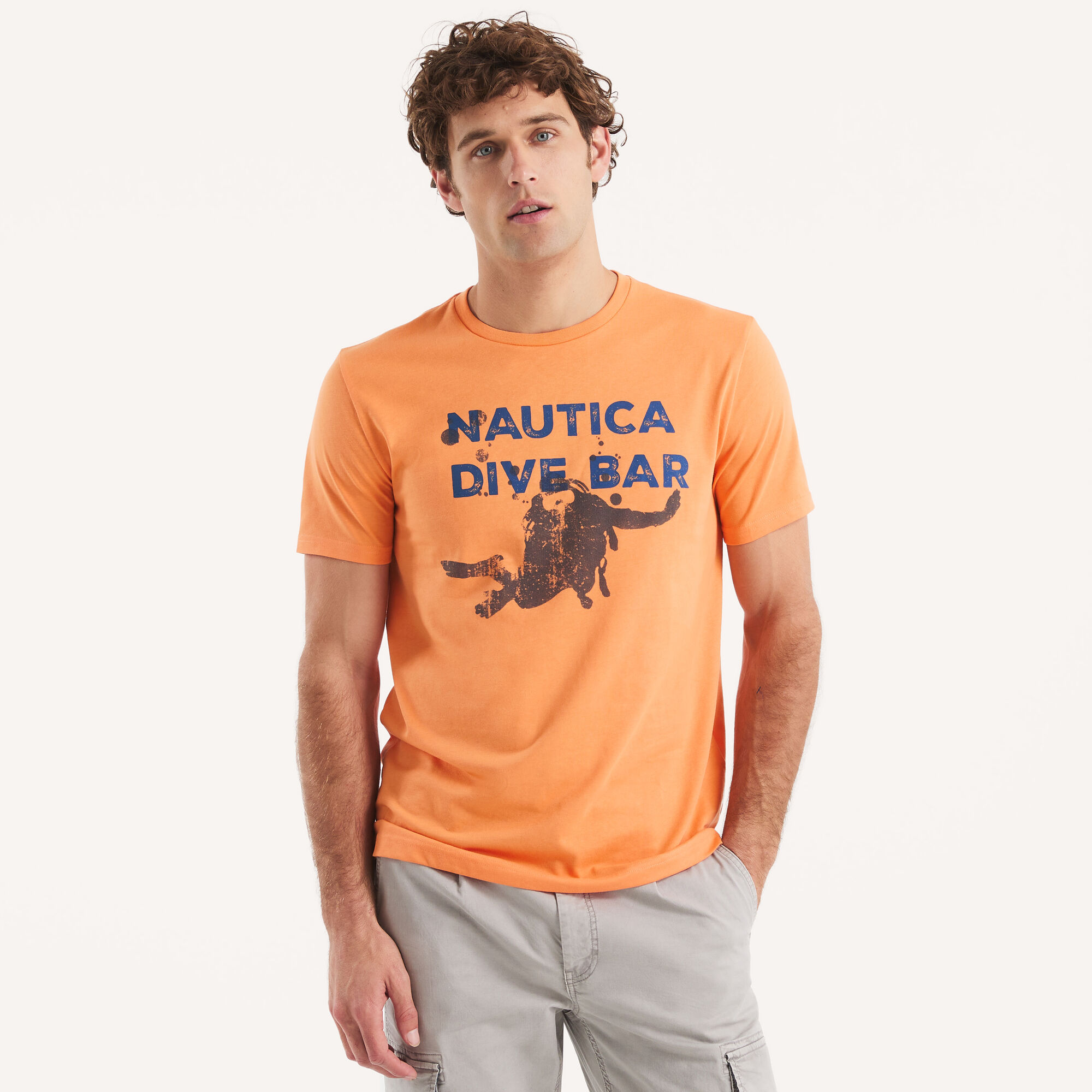 Dive Bar Graphic T-Shirt,Nasturtium,large