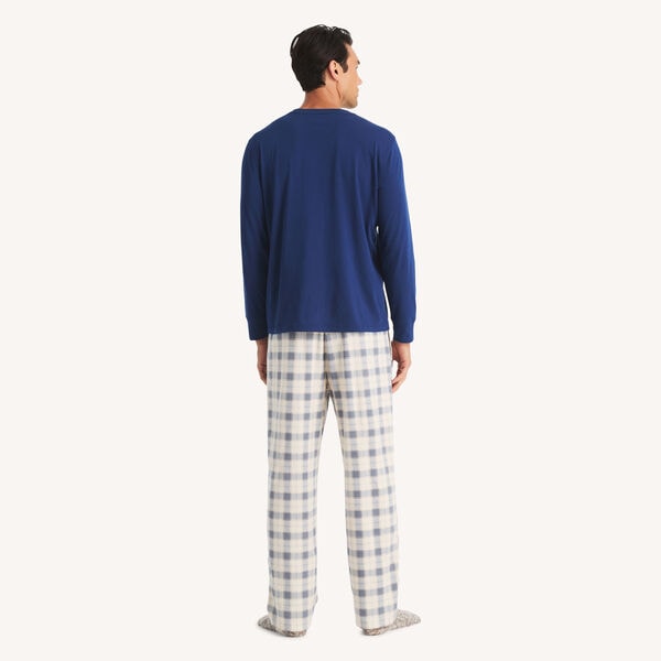 Long Sleeve T-Shirt & Plaid Fleece Pant Pajama Set