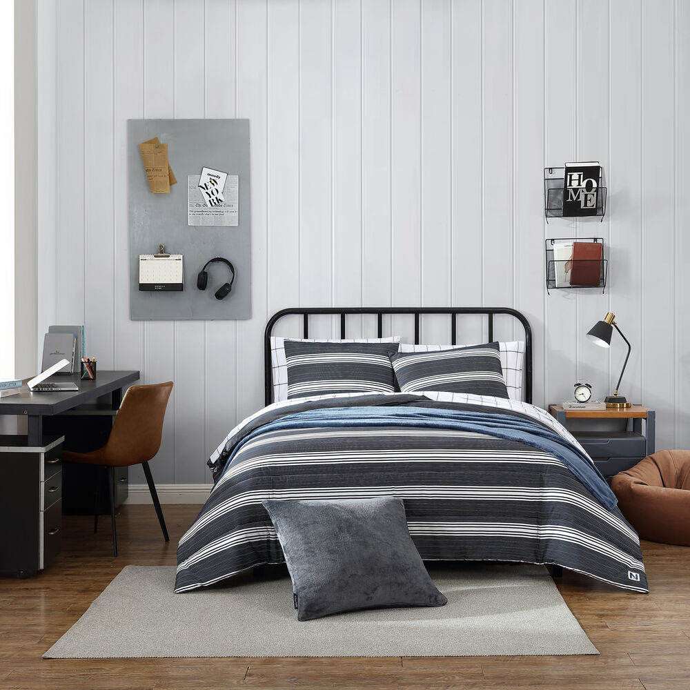 Craver Black Twin/Twin XL Comforter-Sham Set,Black,large