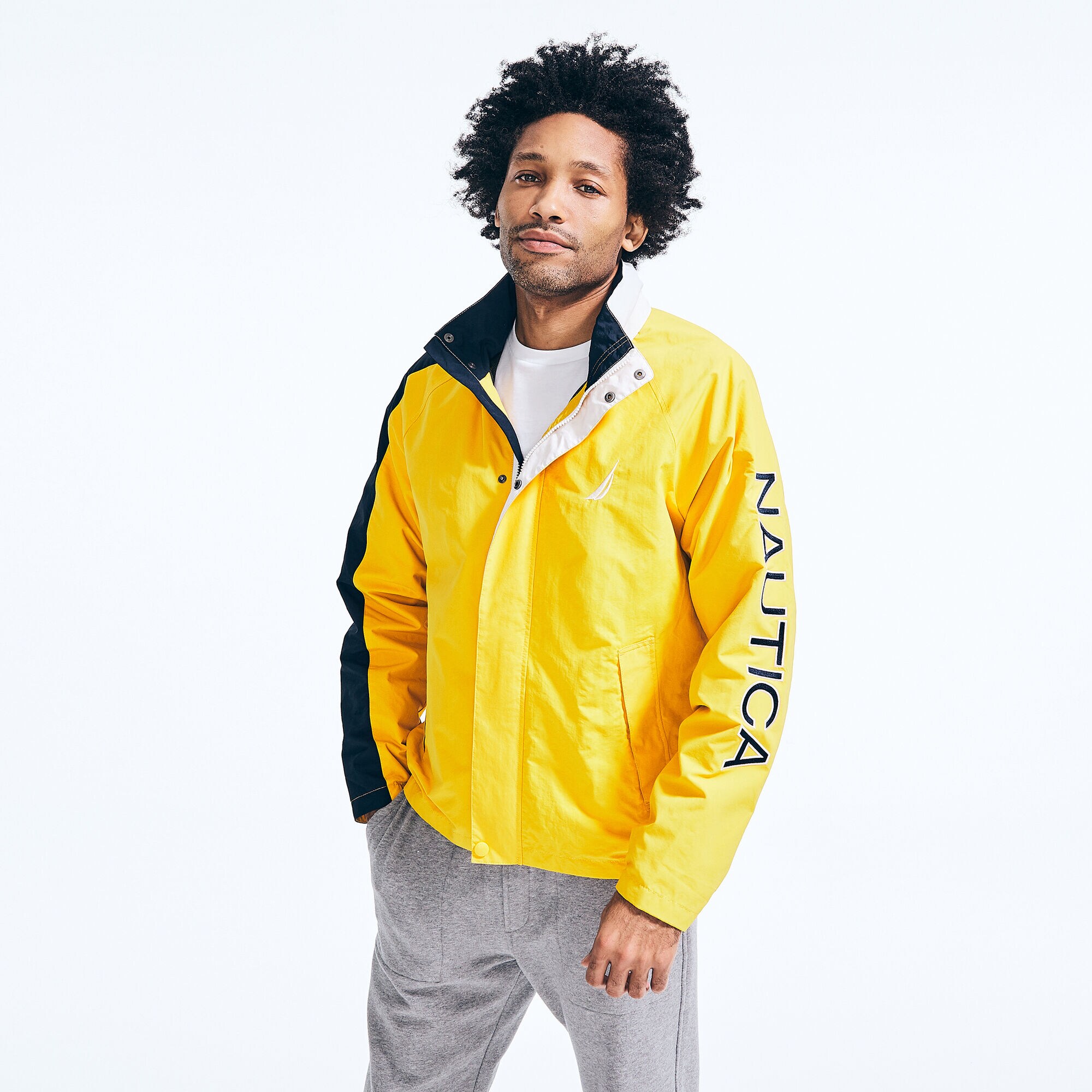 LIGHTWEIGHT LOGO WINDBREAKER JACKET,Old Gold,large