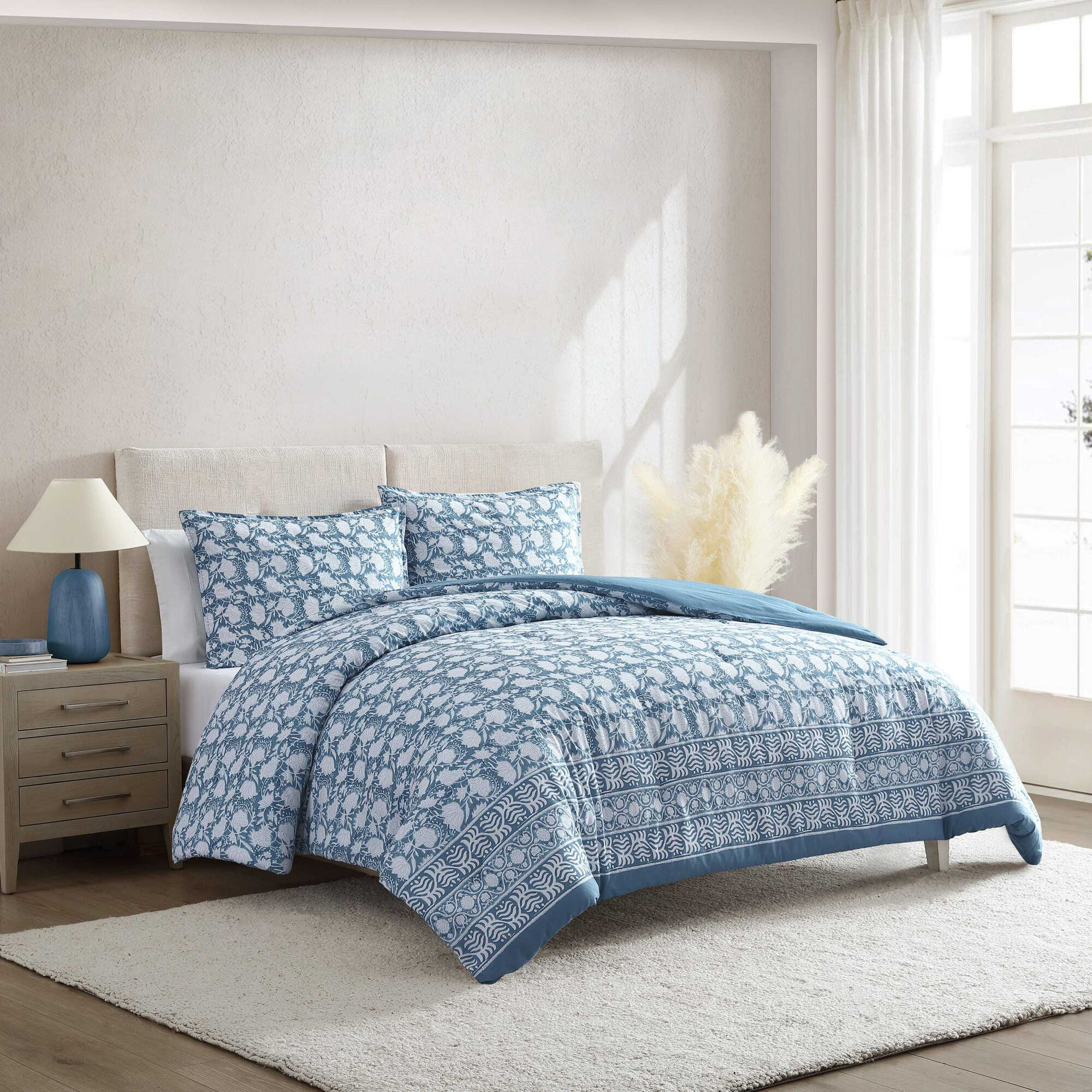 Bayport Floral Blue King Comforter Set,Classic Blue,large