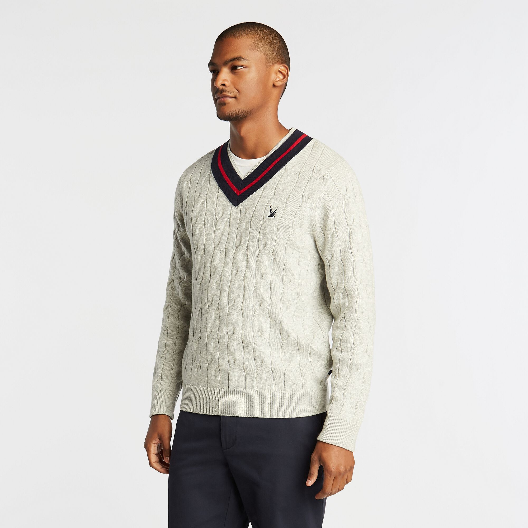 V-NECK CABLE-KNIT SWEATER,Grey Heather,large